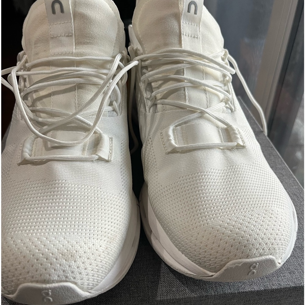 On CLOUDNOVA men’s size 10
